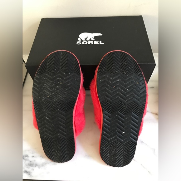 Sorel Neon Pink Fuzzy Mail Run Slippers Machine Washable Size 8 GUC/EUC With Box - Picture 7 of 15